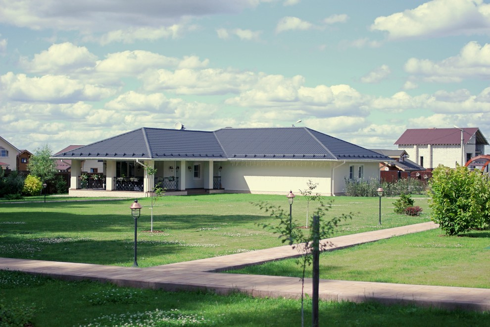 Архитектурный ансамбль из трех домов