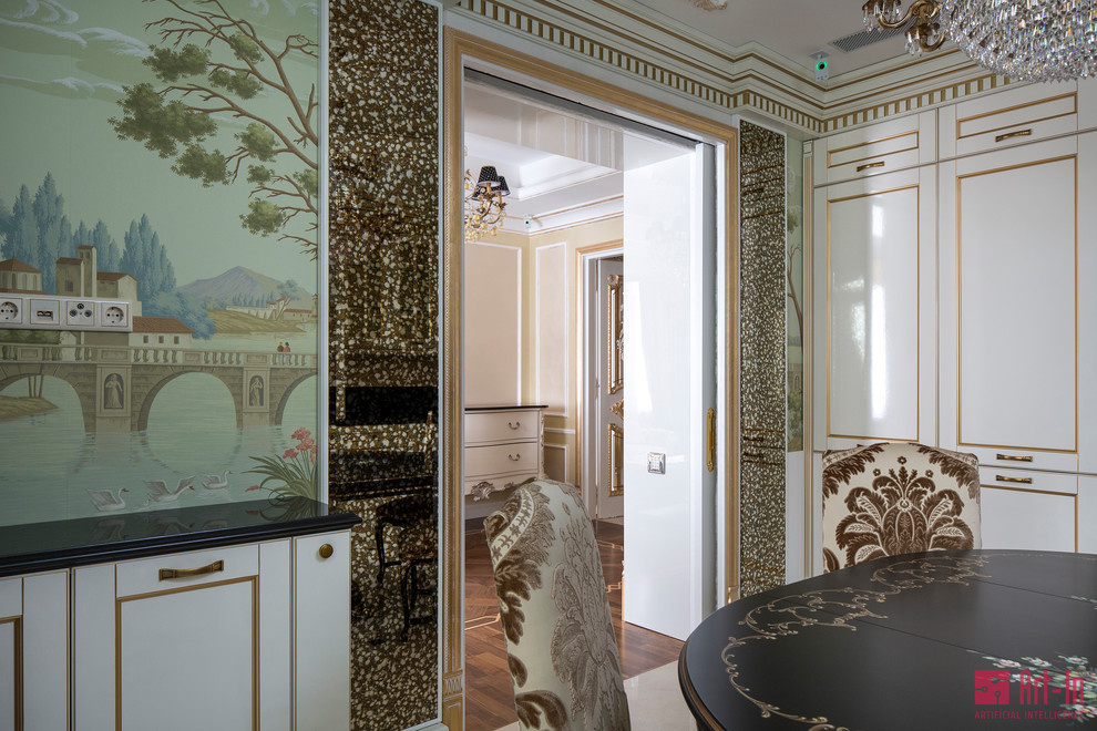 Умный дом в интерьере Рококо