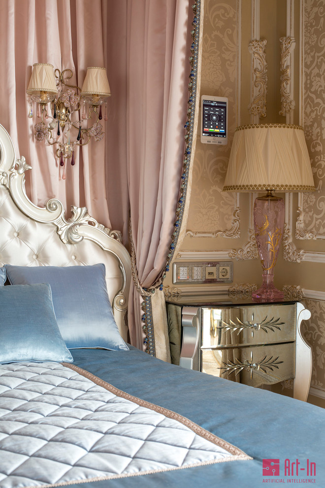 Умный дом в интерьере Рококо