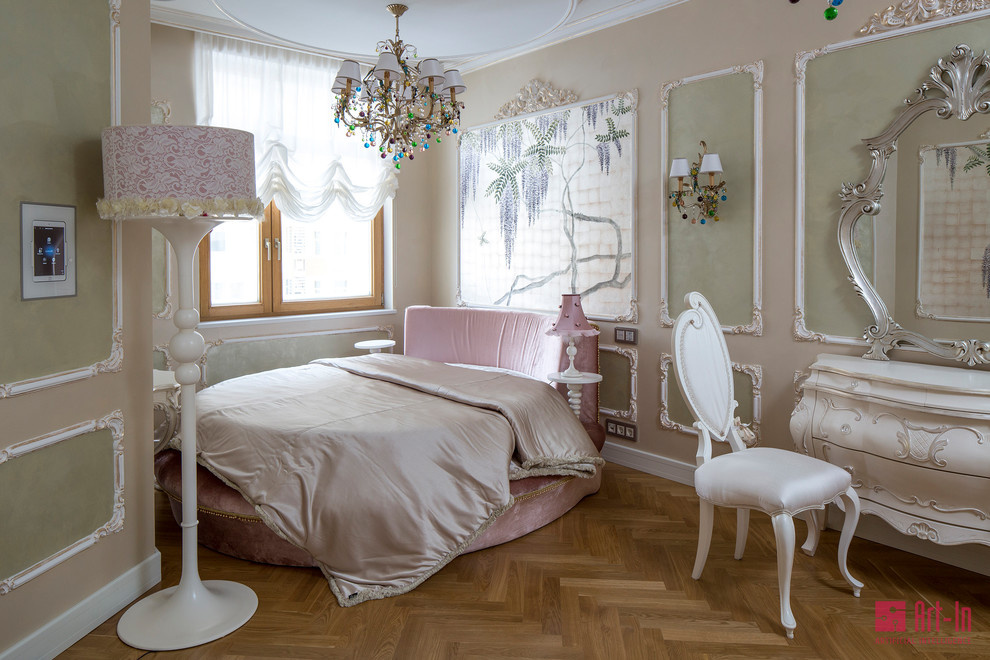 Умный дом в интерьере Рококо