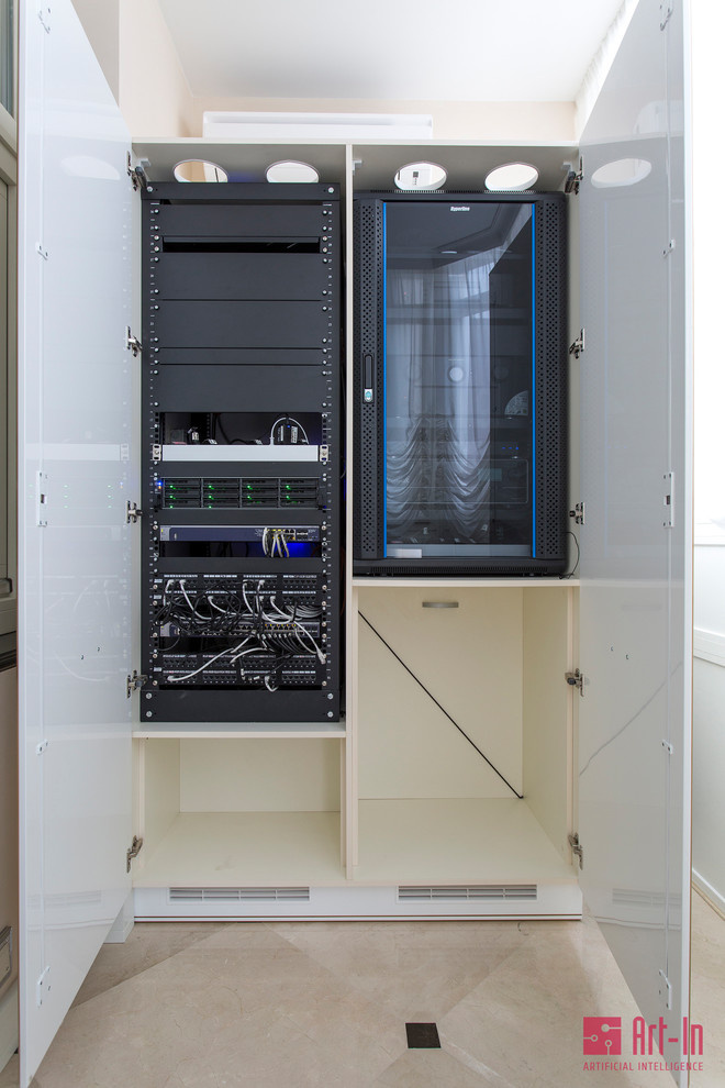 Умный дом в интерьере Рококо