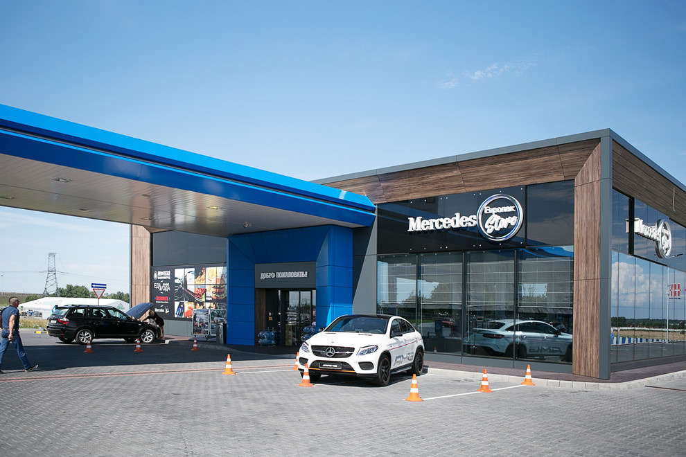 Дизайн интерьера автозаправочного комплекса с минимаркетом и кафе