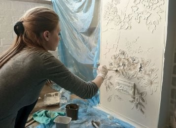 Обложка проекта: Барельеф с растительными цветочными мотивами на арке из гипсокартона