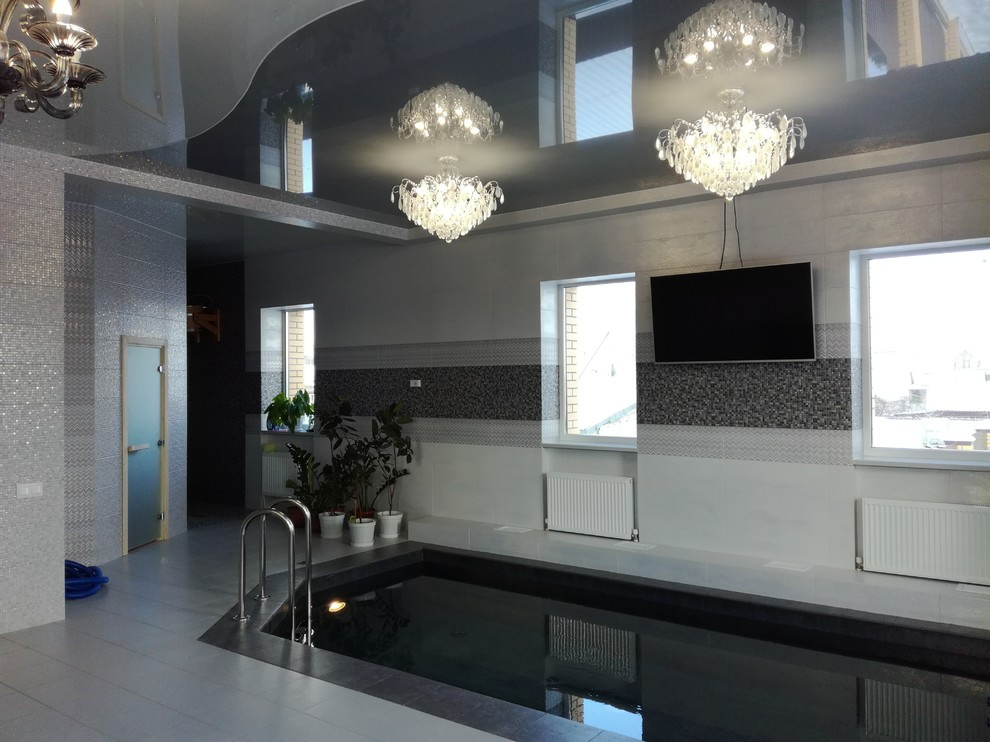 Бассейн с сауной в частном доме