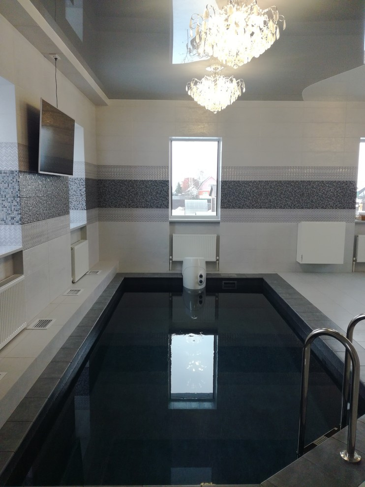 Бассейн с сауной в частном доме