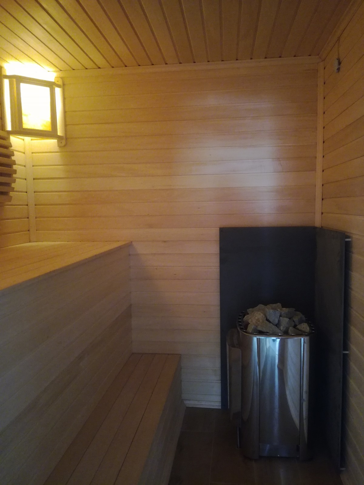 Бассейн с сауной в частном доме