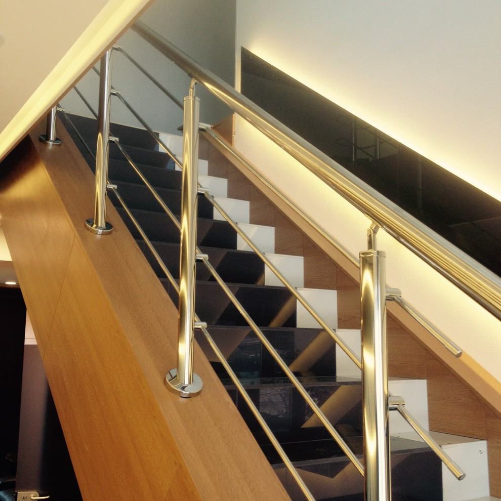 Ограждение в офисе строительной компании.