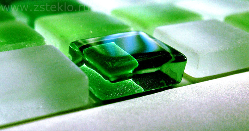 Зеленое стекло