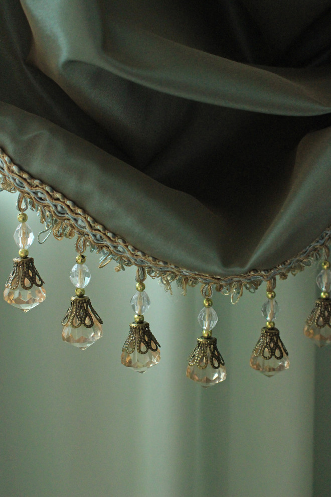 Фрагмент декора шторы