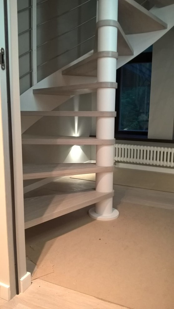 Винтовая лестница на второй этаж