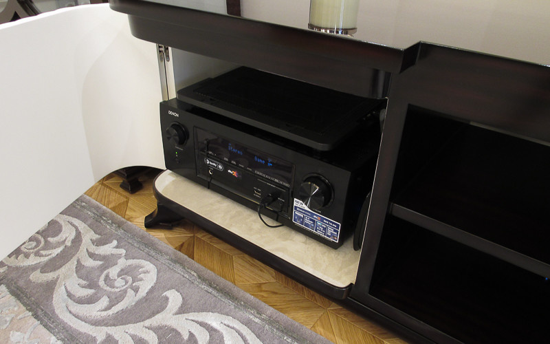 Домашний кинотеатр с потолочными акустическими системами