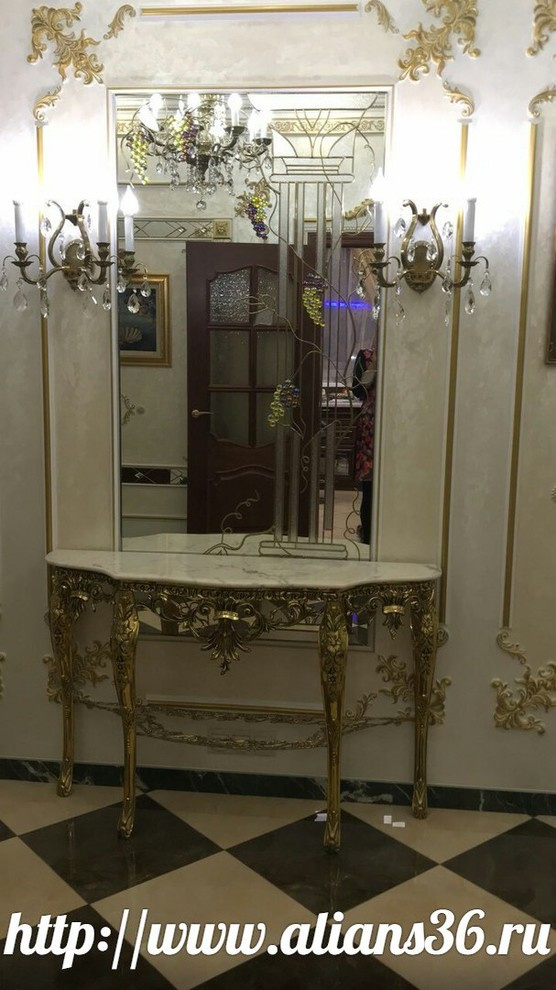 Витраж на большом зеркале с применением марблс