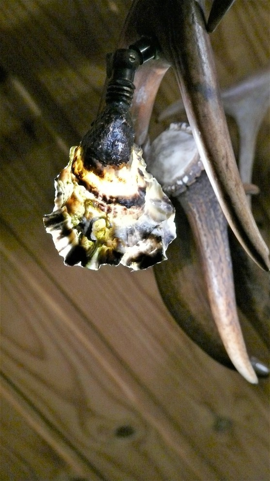 Подвесная люстра из рога марала и северного оленя .