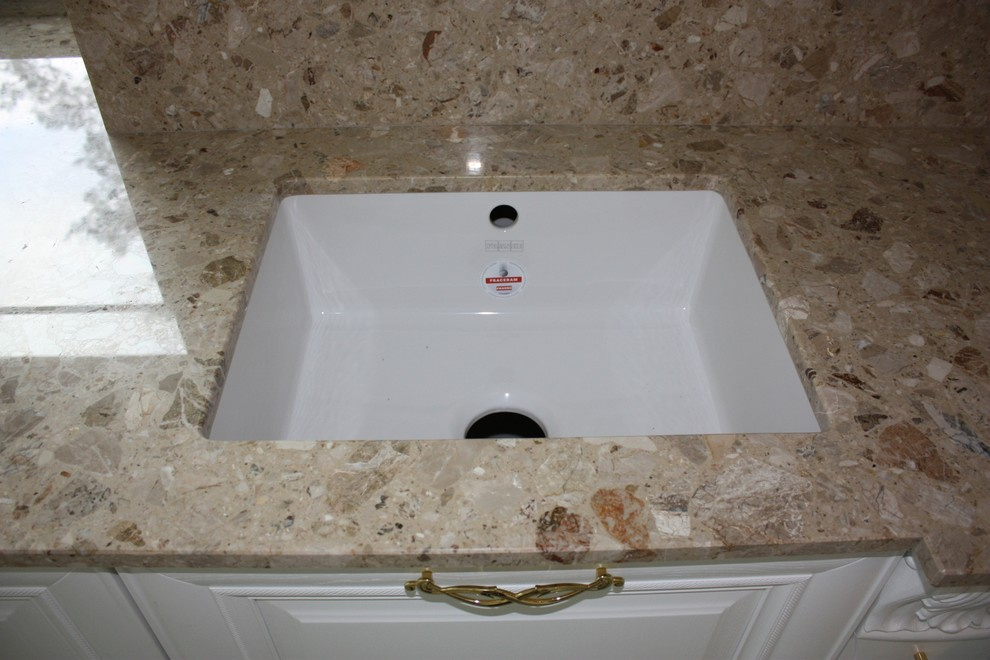 Столешница из агломрамора Santa Margherita (Италия)  декор BRECCIA AURORA