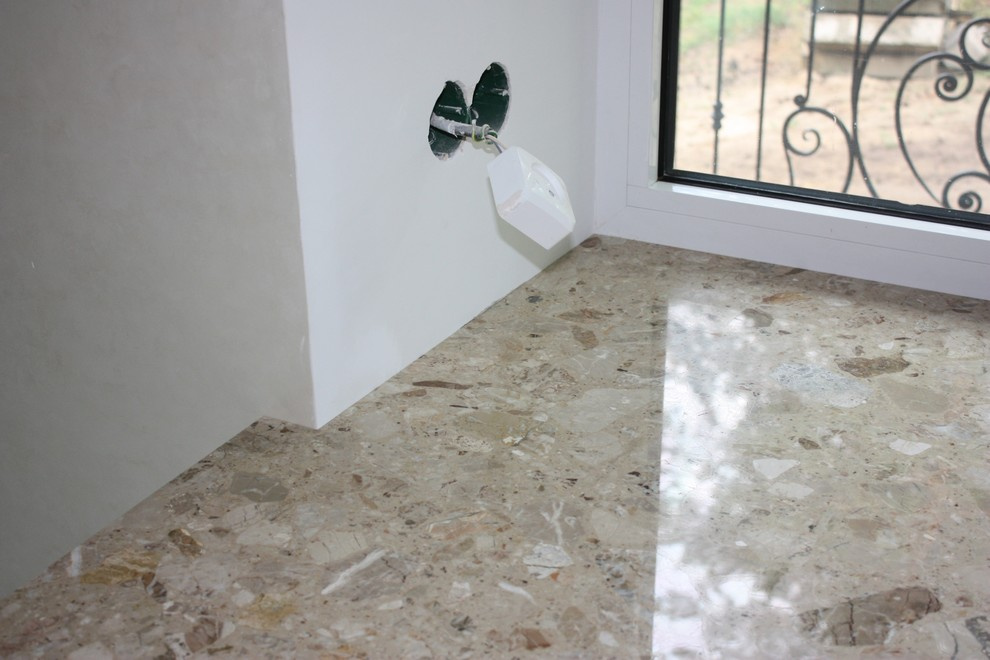Столешница из агломрамора Santa Margherita (Италия)  декор BRECCIA AURORA