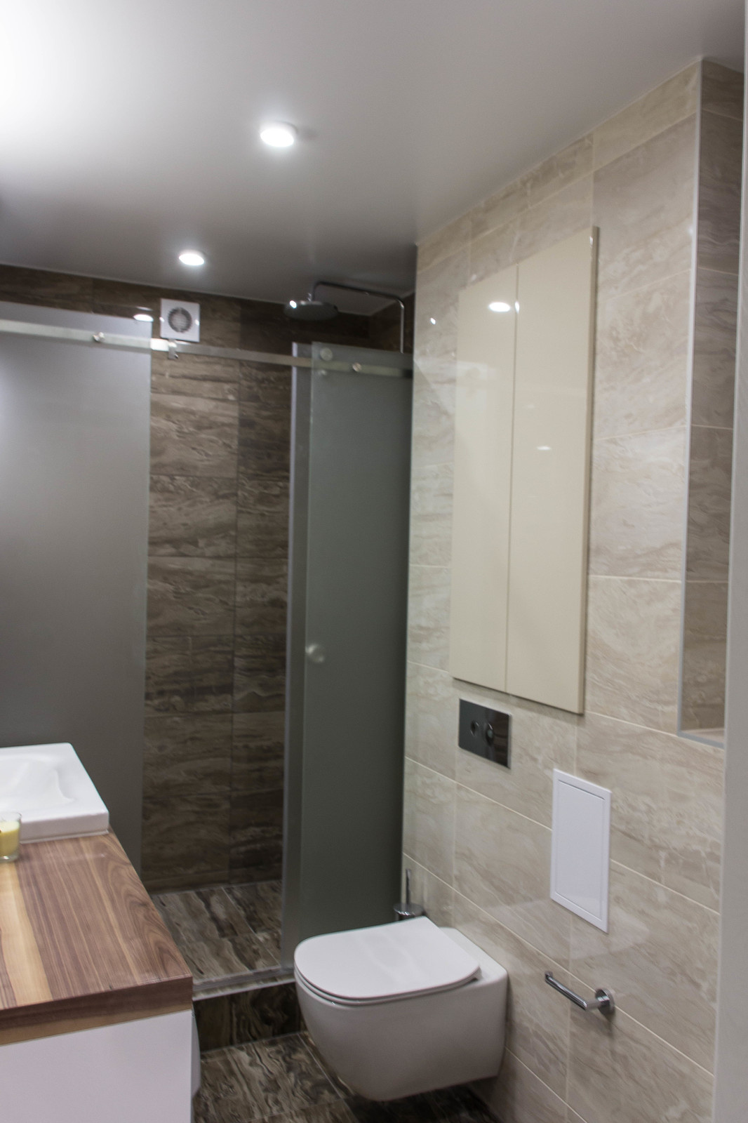 Душевая комната для мужчины.