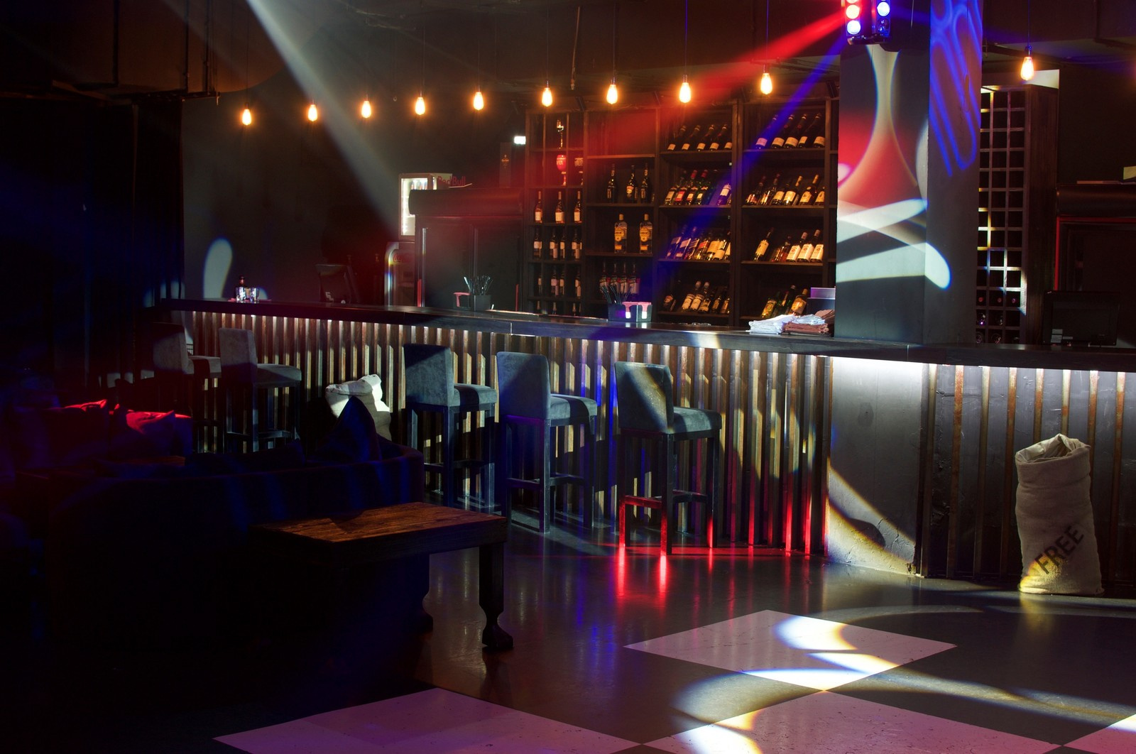 Ночной клуб "Синий жук"