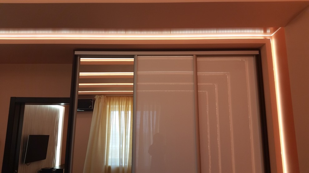 Реализация : минимализм мрамор и биокамин для Холостяка