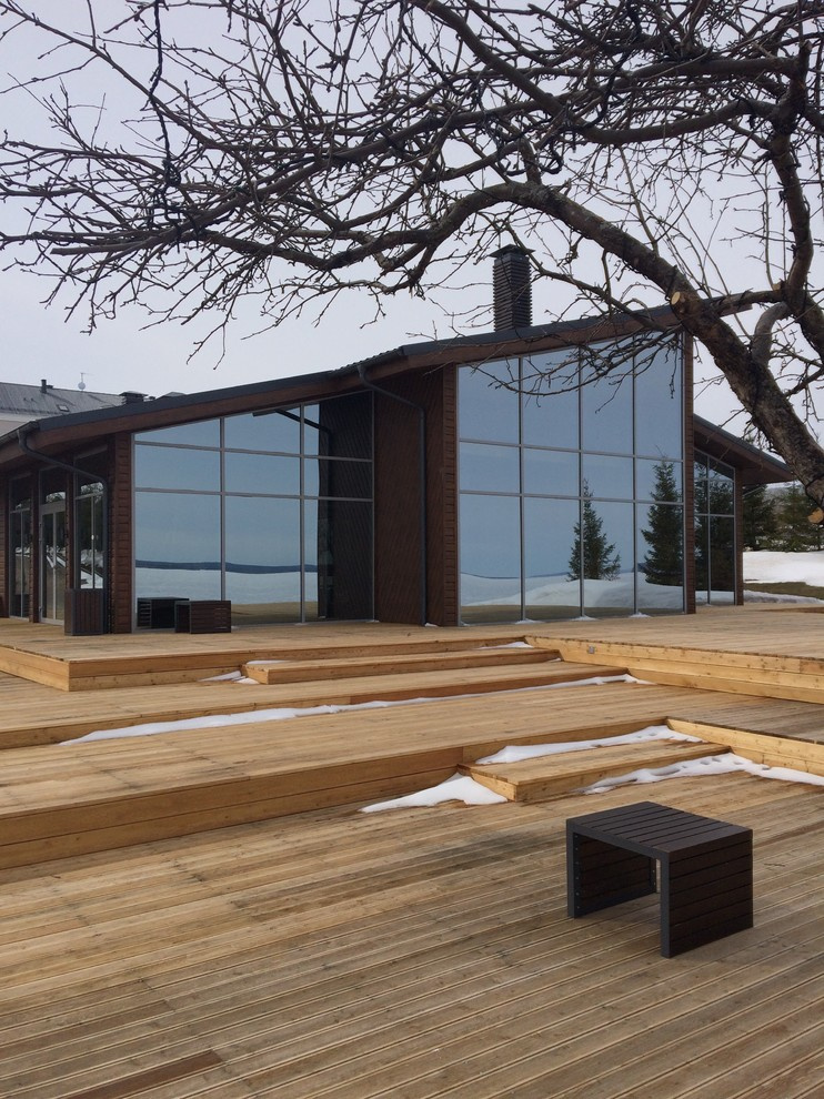 Дом на высоком берегу Волги