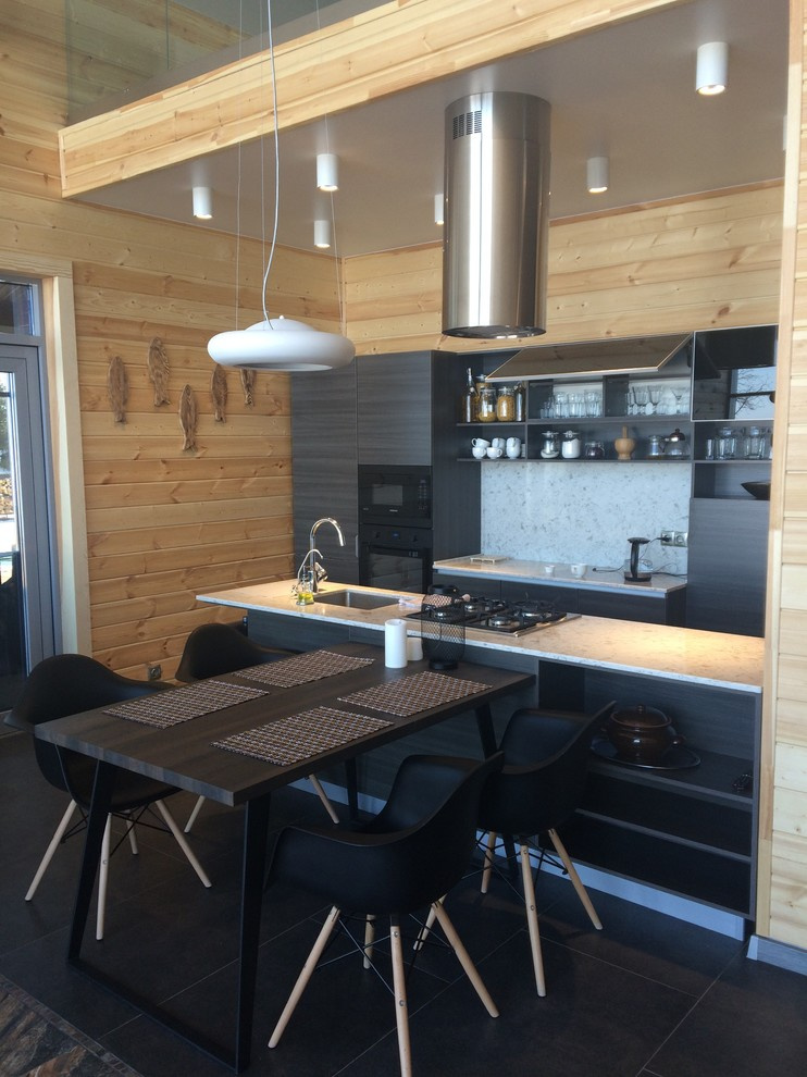 Дом на высоком берегу Волги