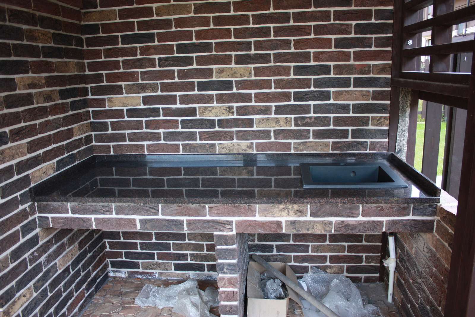 Гранитная столешница для барбекю