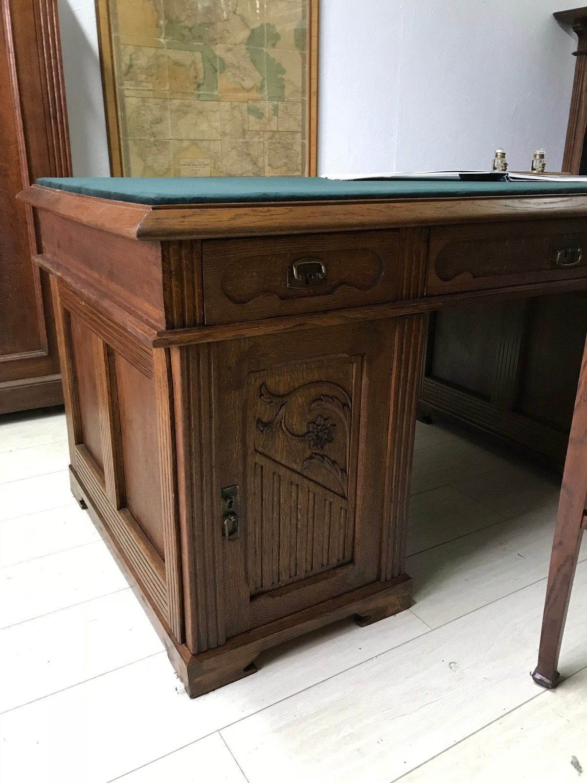 Антикварный кабинет 19 век