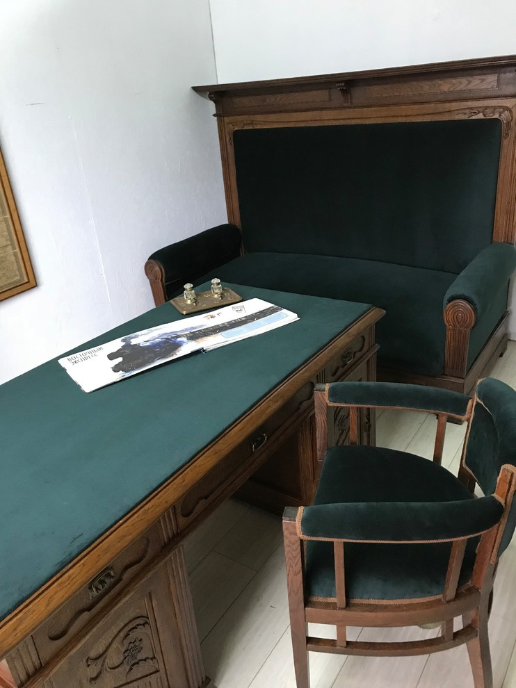 Антикварный кабинет 19 век