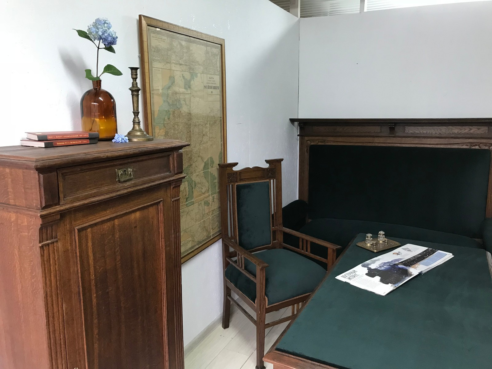 Антикварный кабинет 19 век