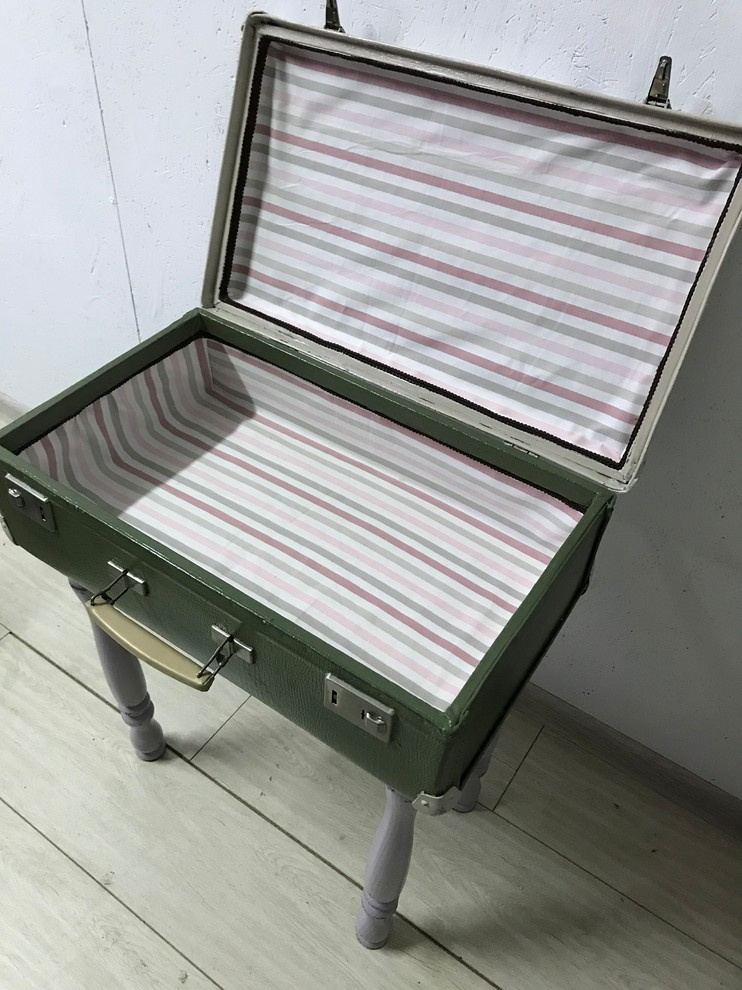 Стол чемодан Буль