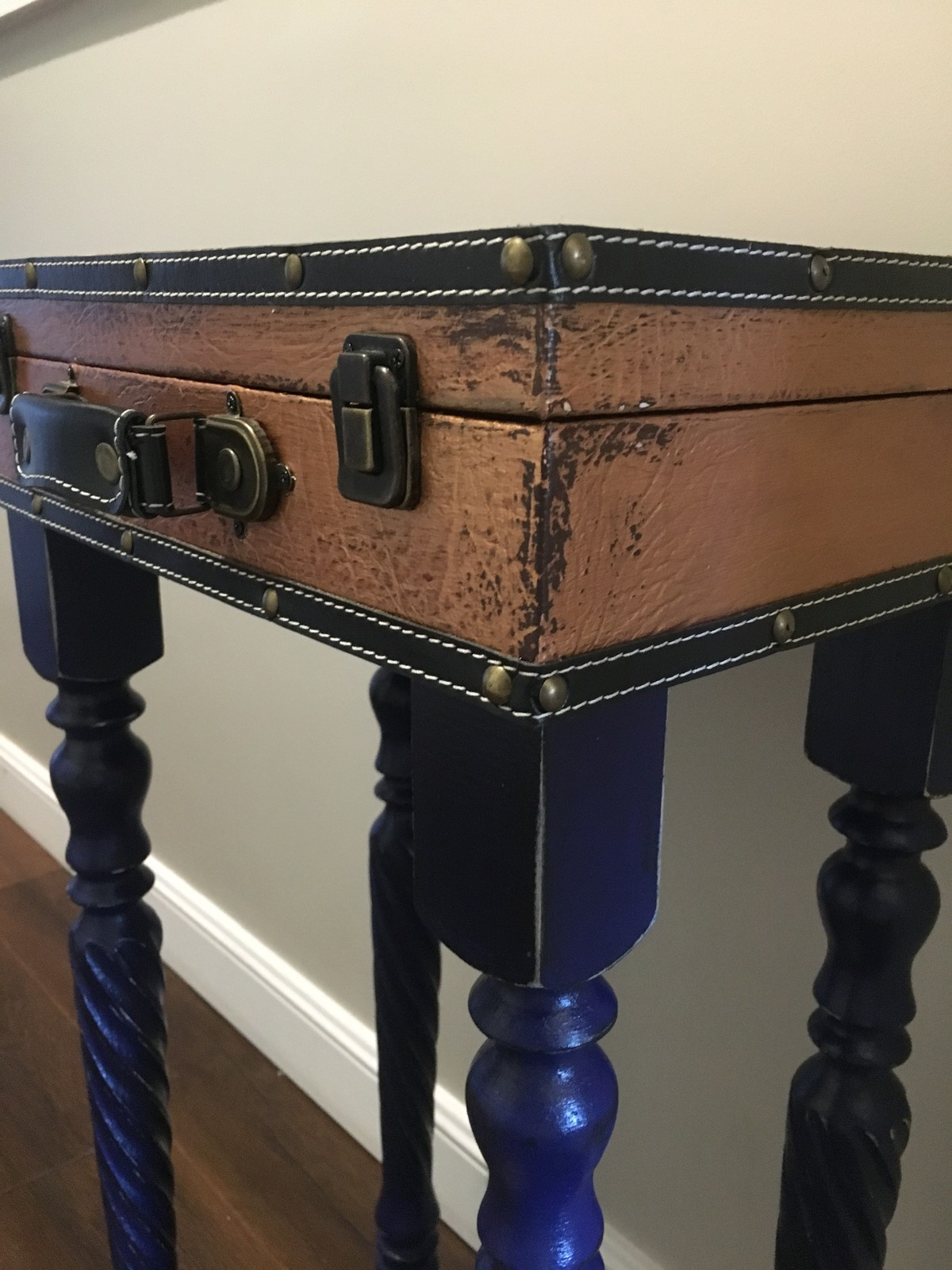 Стол чемодан Лондон