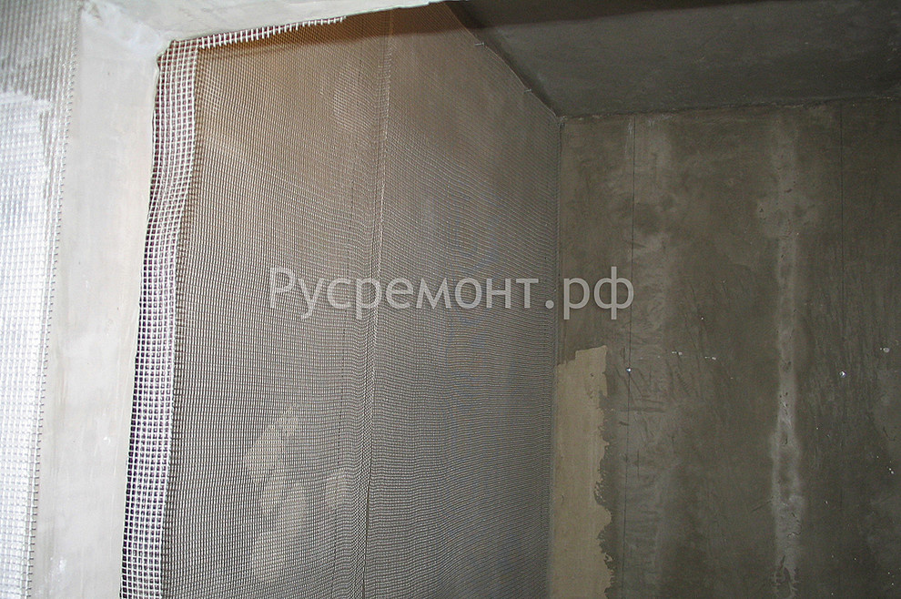 Оштукатуривание стен по маякам и изготовление (заливка) стяжки пола