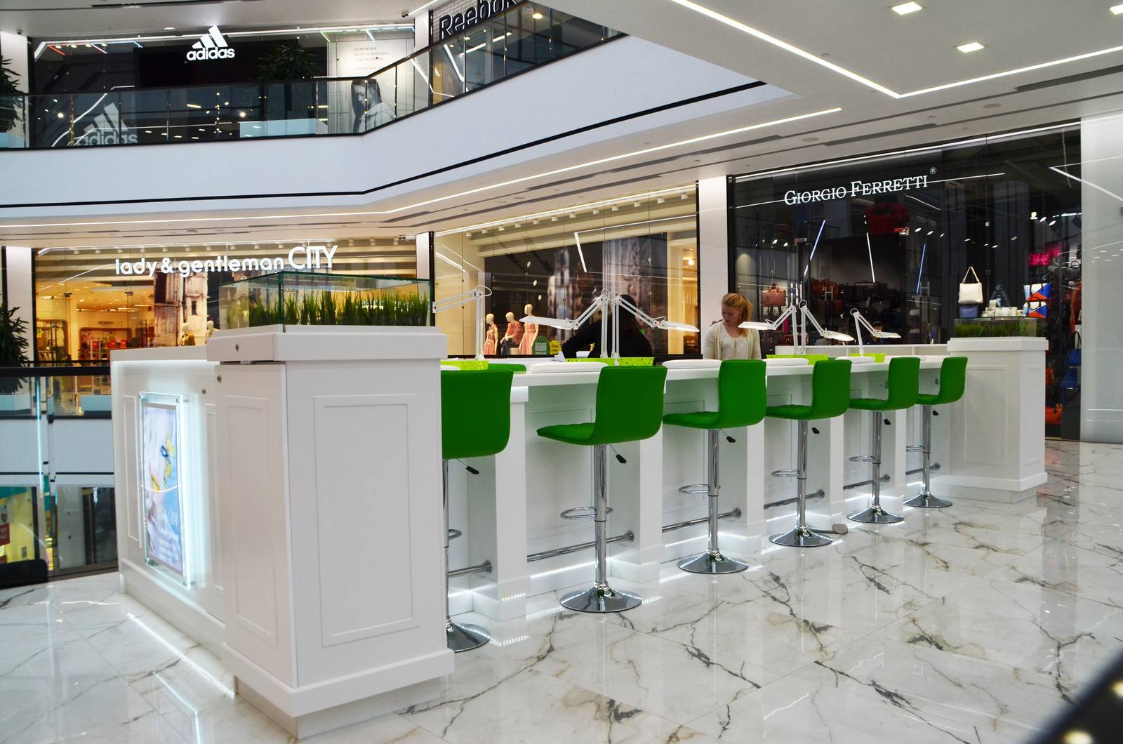 салон красоты в торговом центре