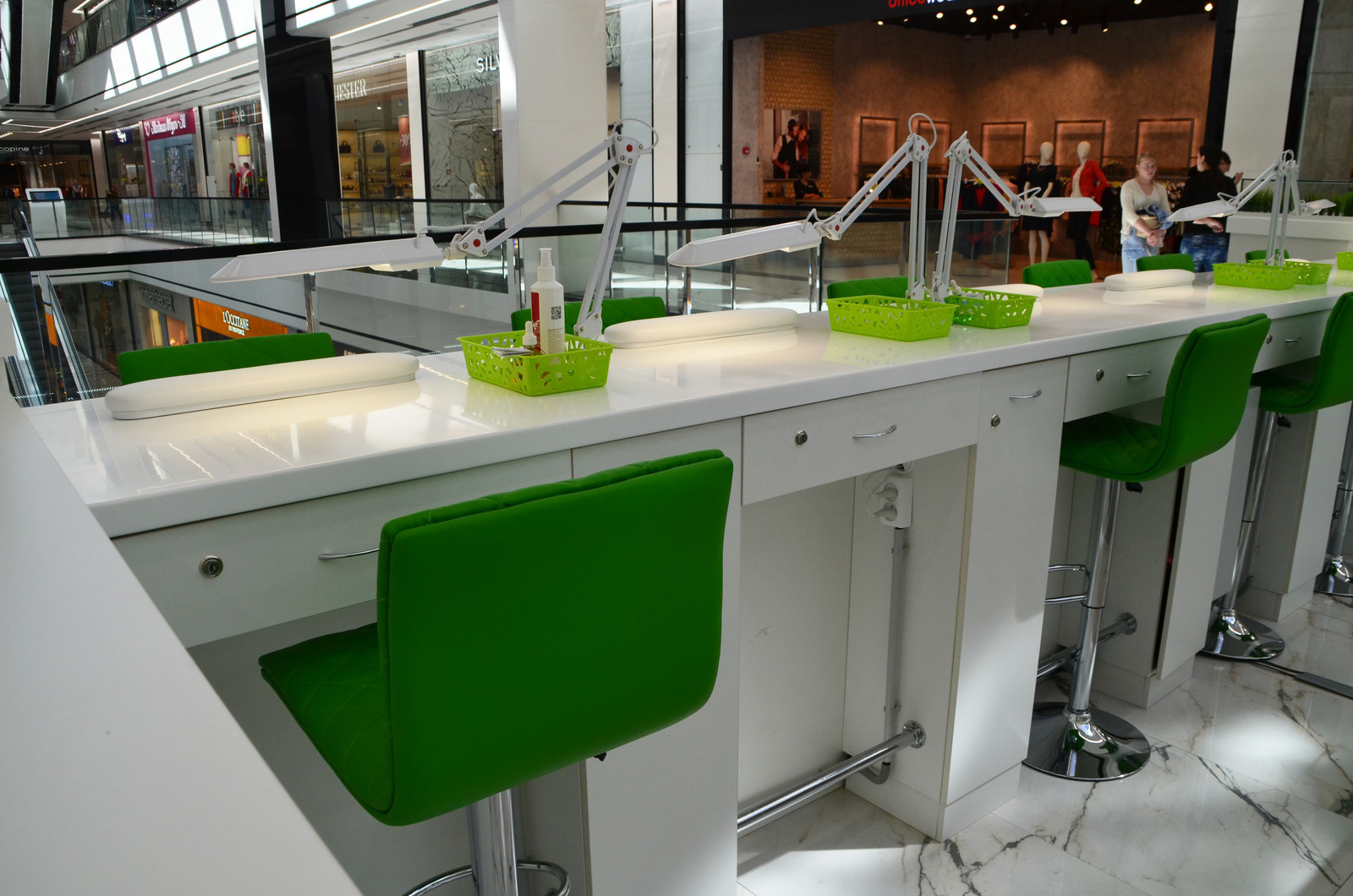 салон красоты в торговом центре