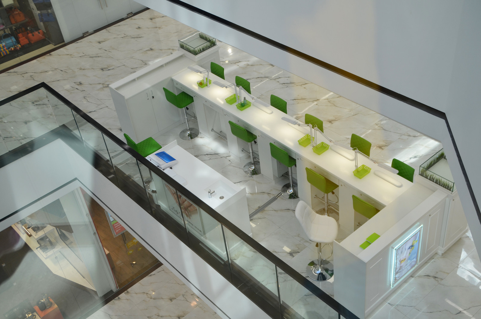 салон красоты в торговом центре