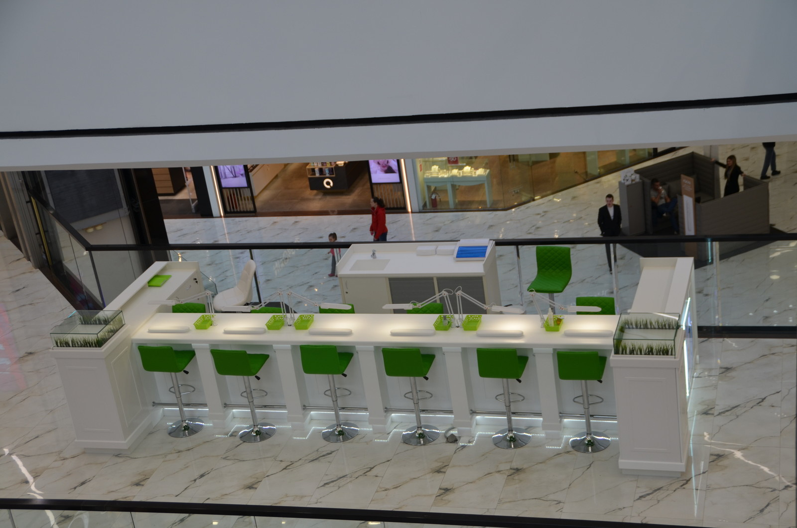 салон красоты в торговом центре