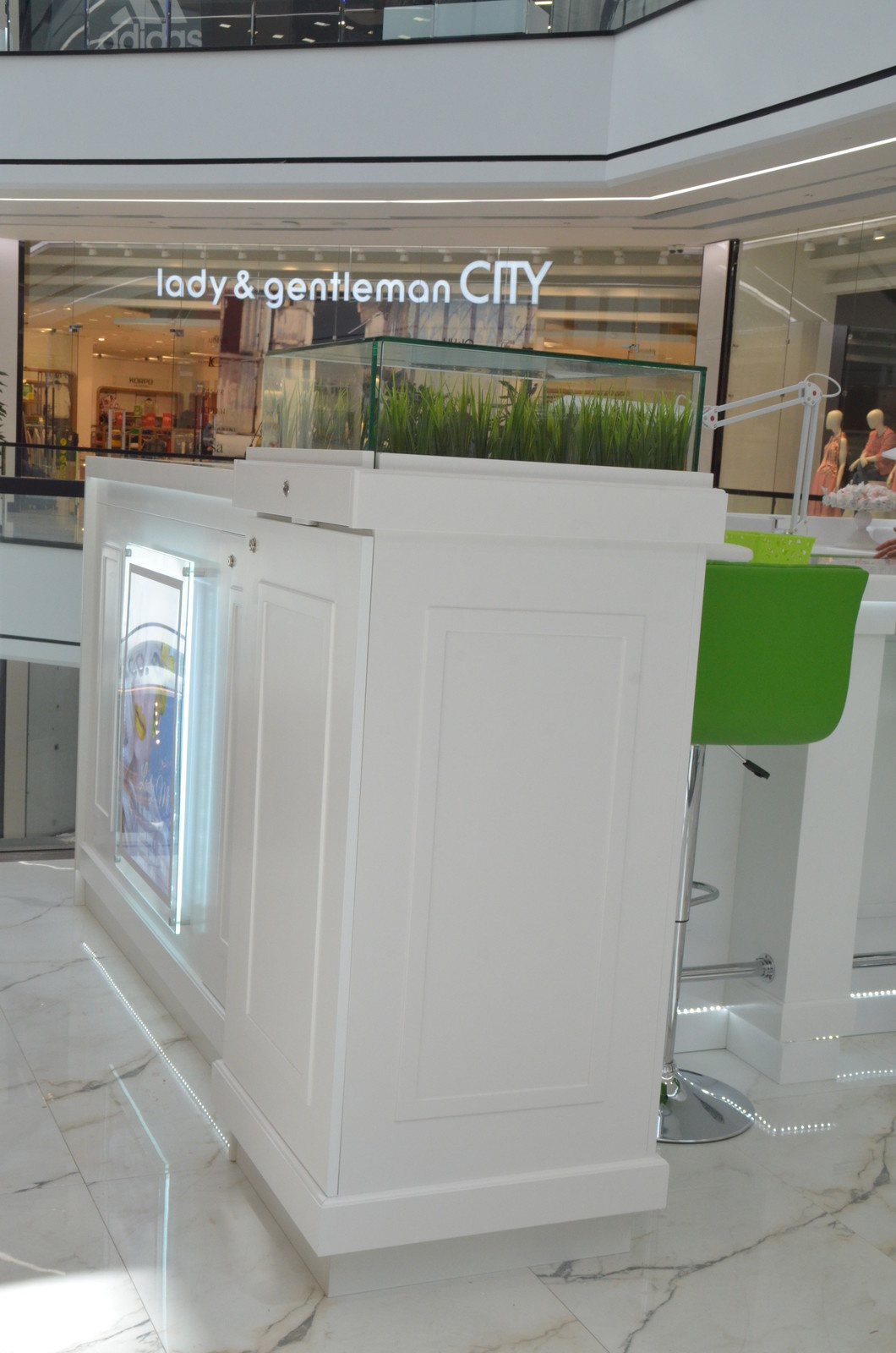 салон красоты в торговом центре