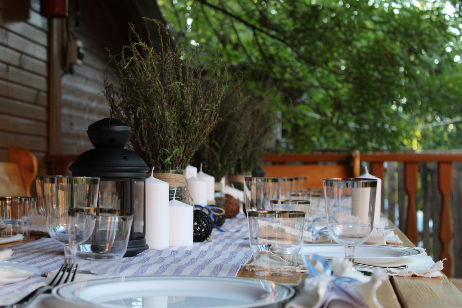 Декорирование загородного стола