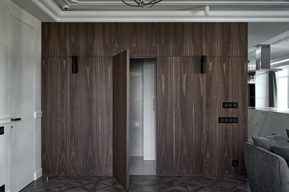 Solid in classic interior