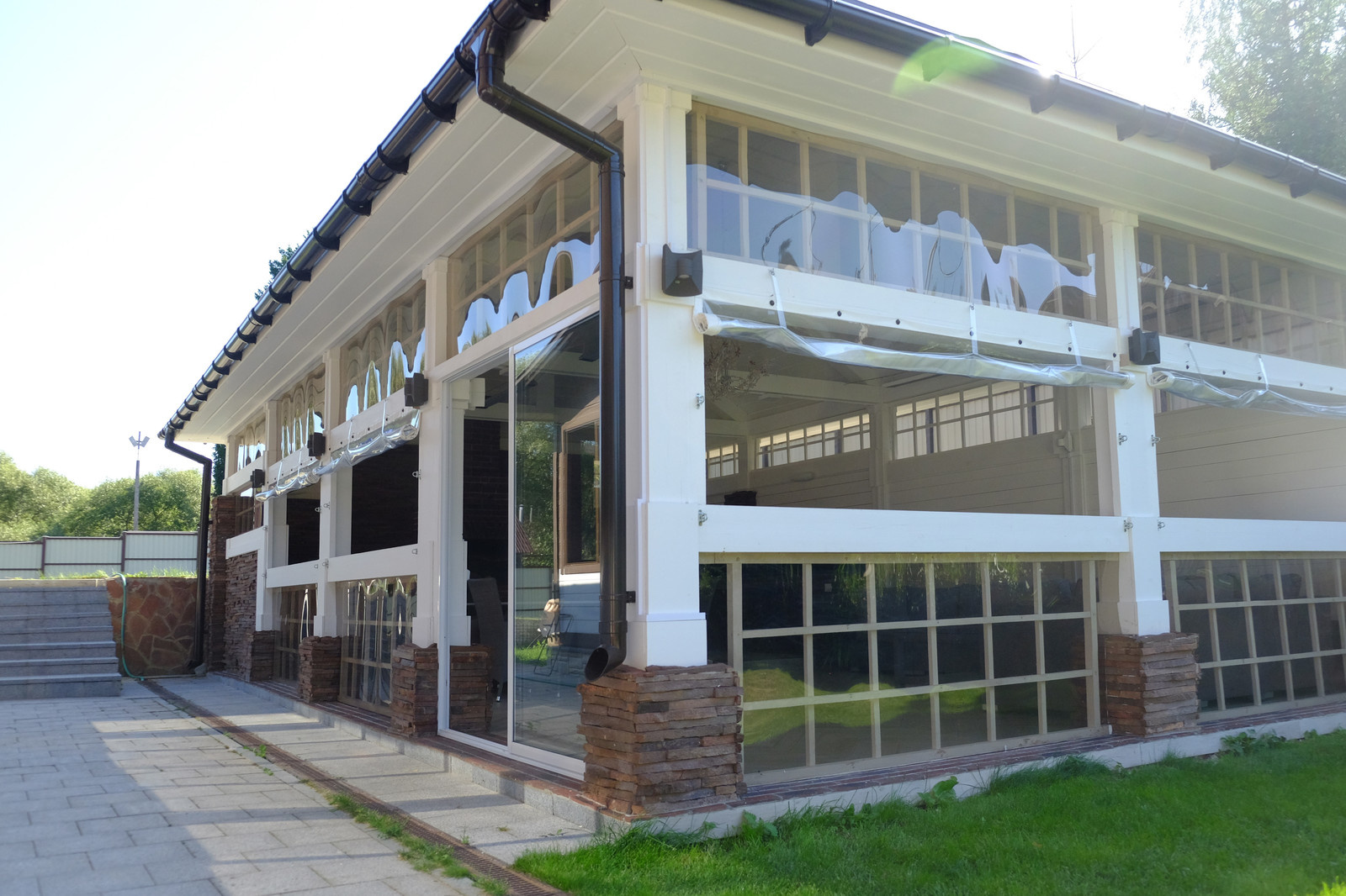 Беседка на загородном участке