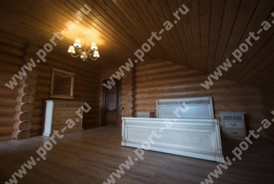 Загородный дом из бревна