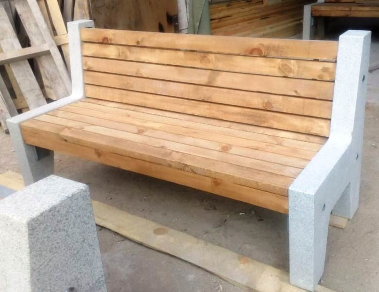 Скамейки парковые (садово-парковая мебель серии МАФ) из гранита и хвойных пород