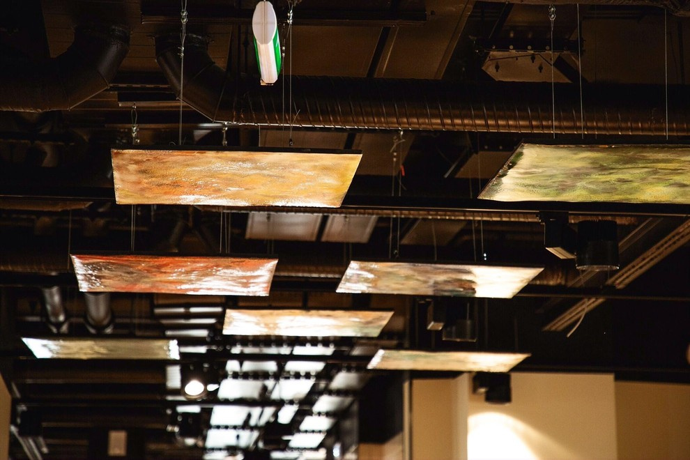 Потолок отеля Meininger.