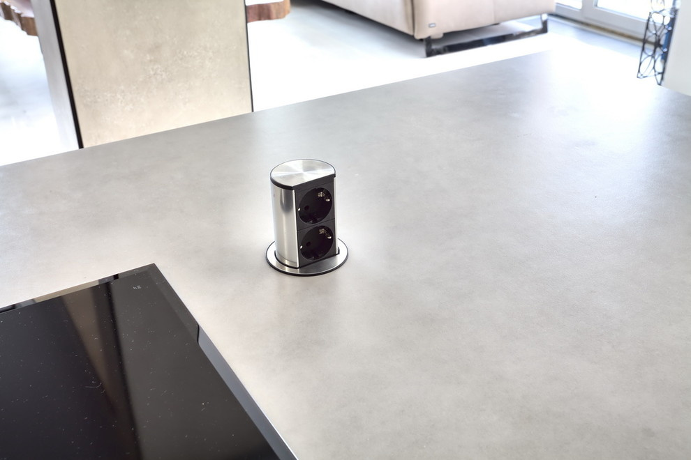 Кухня ANOVA в аскетичному інтер’єрі