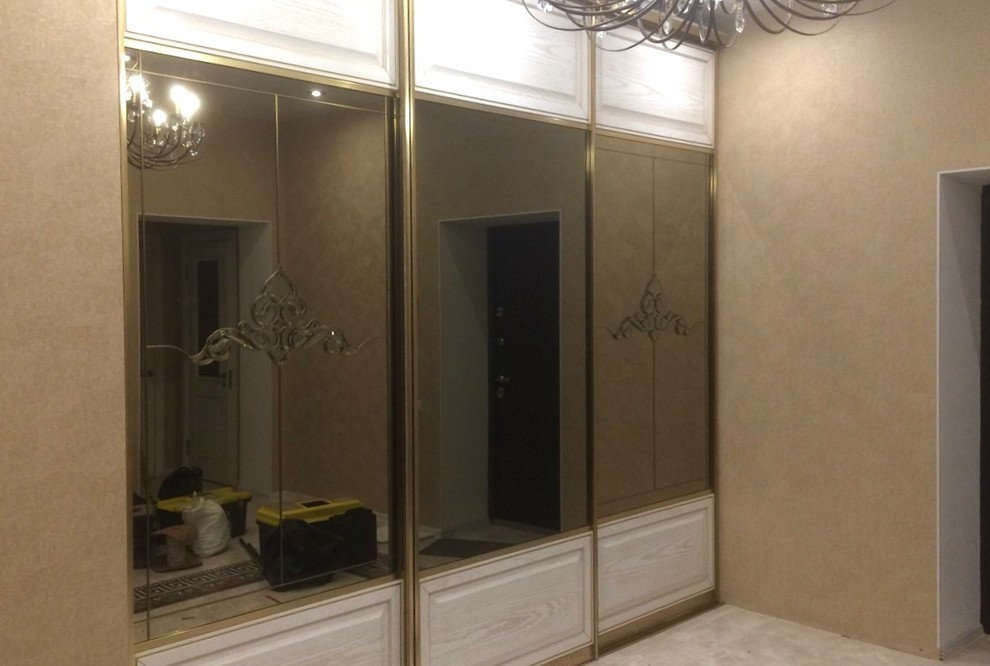 Витражи на зеркалах шкафов-купе