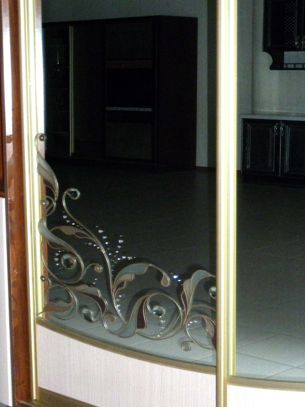 Витражи на зеркалах шкафов-купе