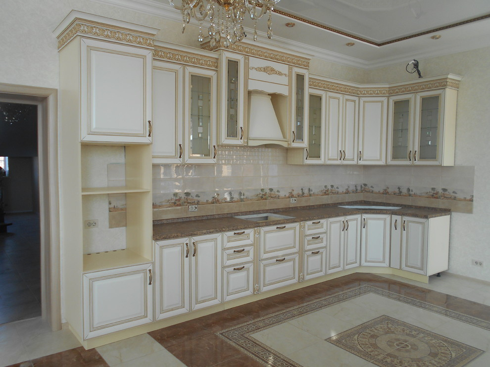 Витражи в кухонных фасадах