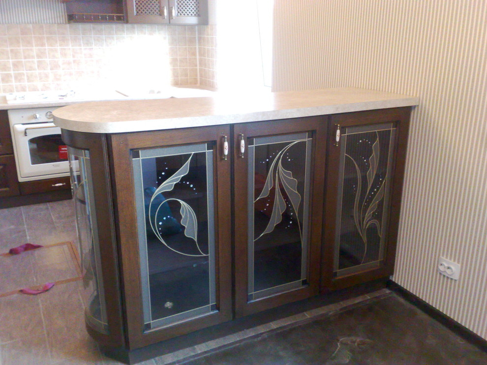 Витражи в кухонных фасадах