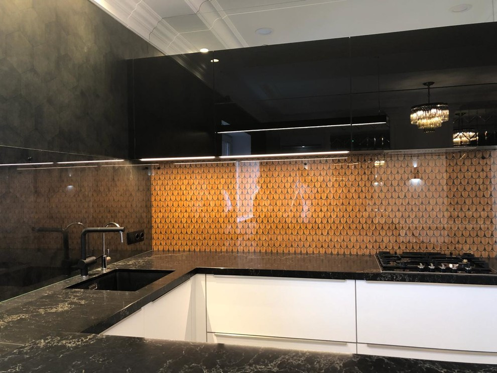 Столешница из кварцевого агломерата Caesarstone с подстольной мойкой