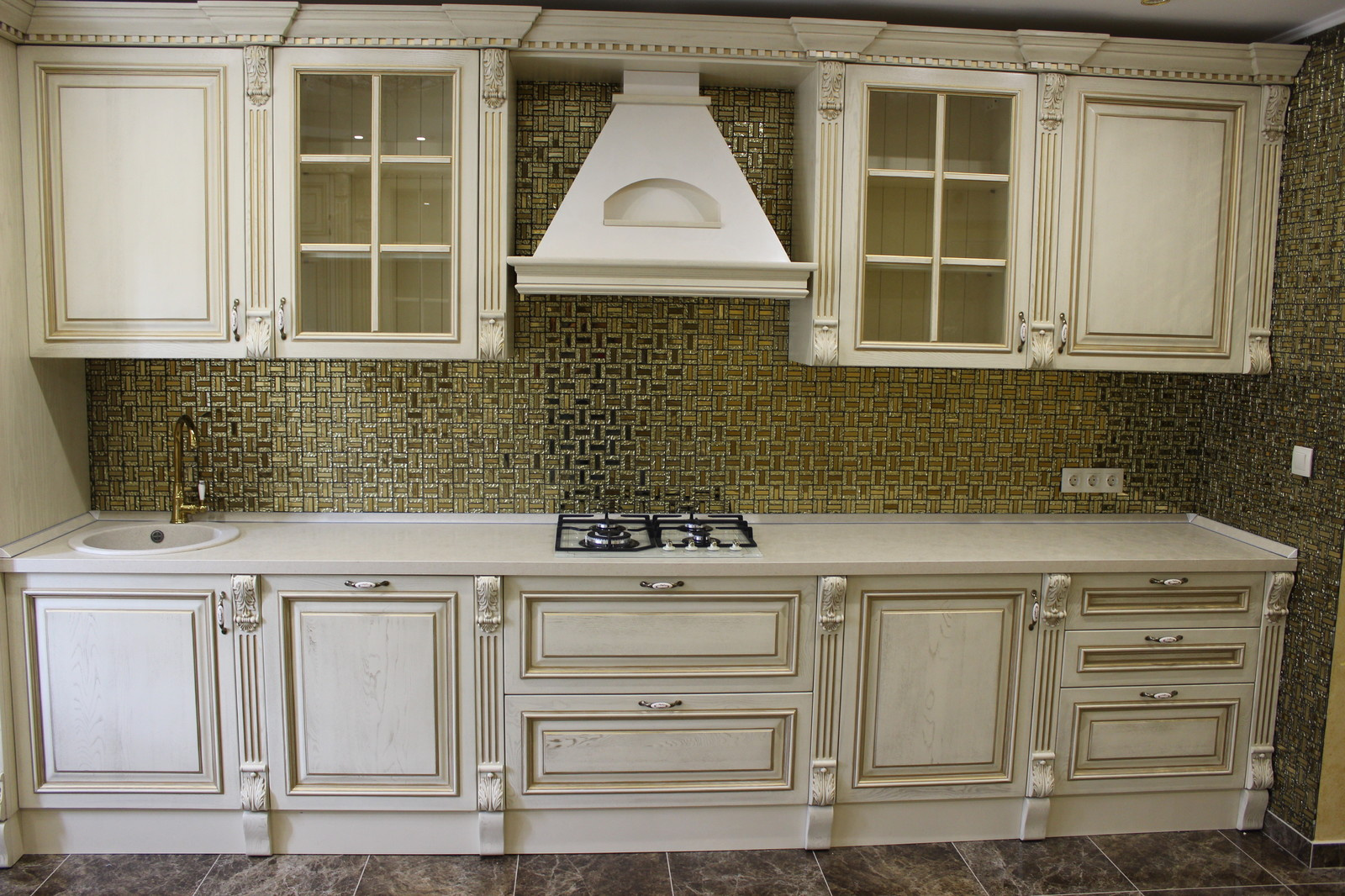 Кухня из массива дерева