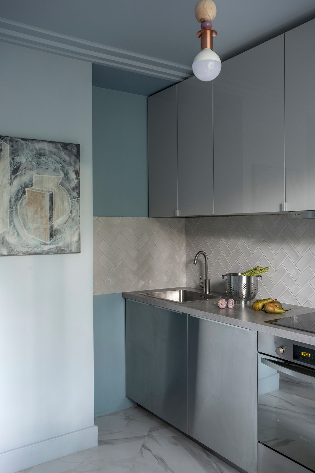 Houzz тур: «Двушка» с двуцветными потолками в доме серии П-44